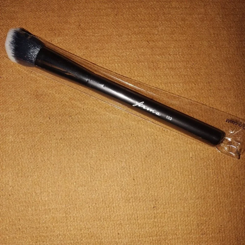 F.A.R.A.H 109 Foundation Brush Black & Silver Nylon Makeup Tool